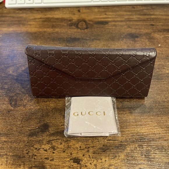 Authentic Gucci GG LOGO Sunglasses Case & Dust Rag